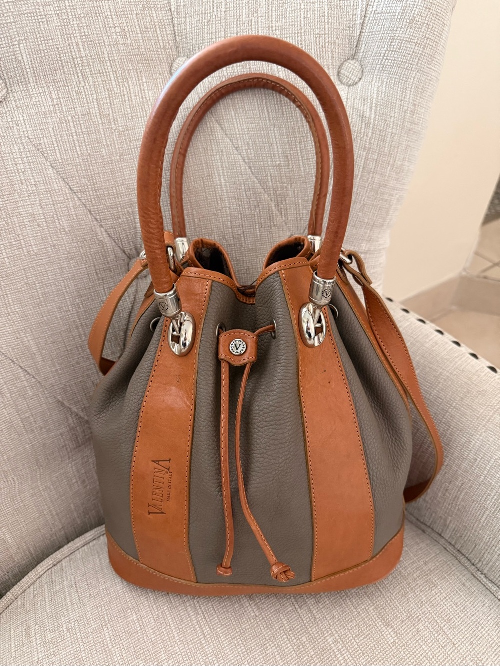 Valentina Italian Leather Two-Tone Brown & Tan Drawstring Bucket Shoulder Bag - Picture 4 of 15